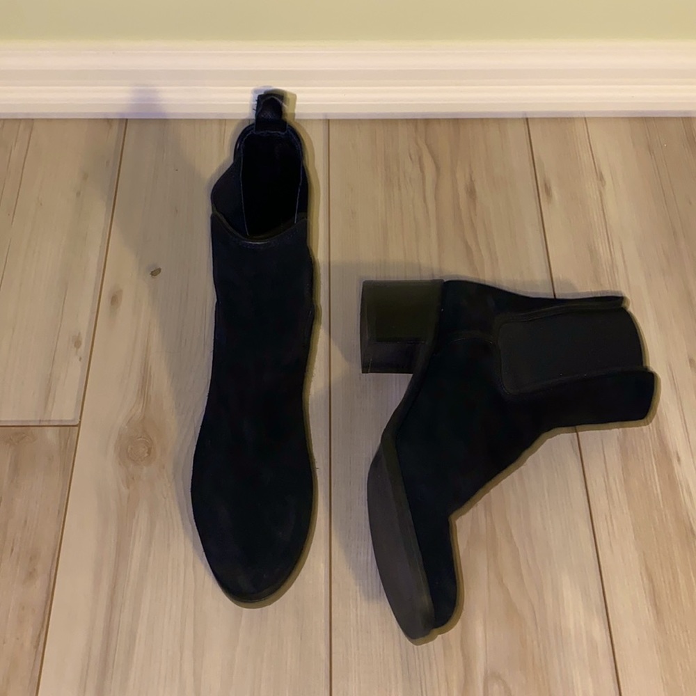 Roots Genuine Black Suede women’s slip on ankle heeled boots! 2 inch heel!